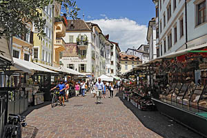 Bozen, Südtirol, Obstmarkt - [Nr.: bozen-obstmarkt-040.jpg] - © 2014 www.drescher.it
