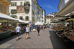 Bozen, Südtirol, Obstmarkt - [Nr.: bozen-obstmarkt-046.jpg] - © 2014 www.drescher.it